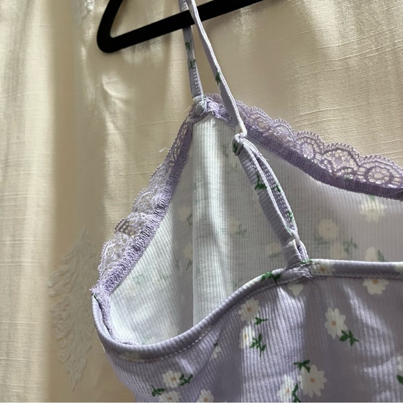 Lavender Light Purple Ditsy Floral Print Cropped Cami with Lace Trim NWOT - Picture 7 of 9